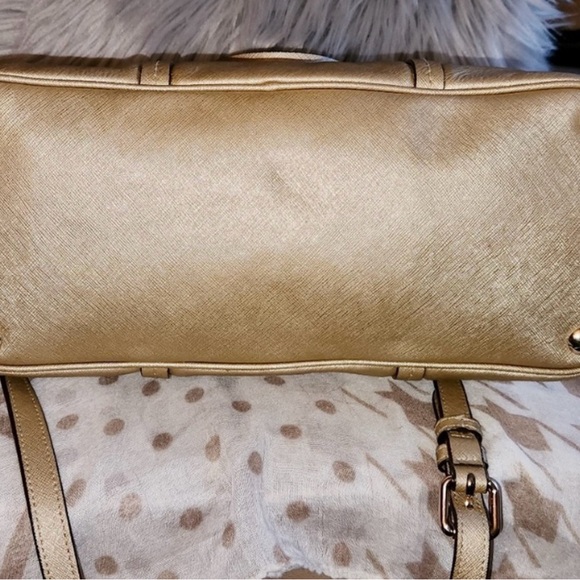 Gold Coach Women's Handbag with crossbody strap - Picture 3 of 6